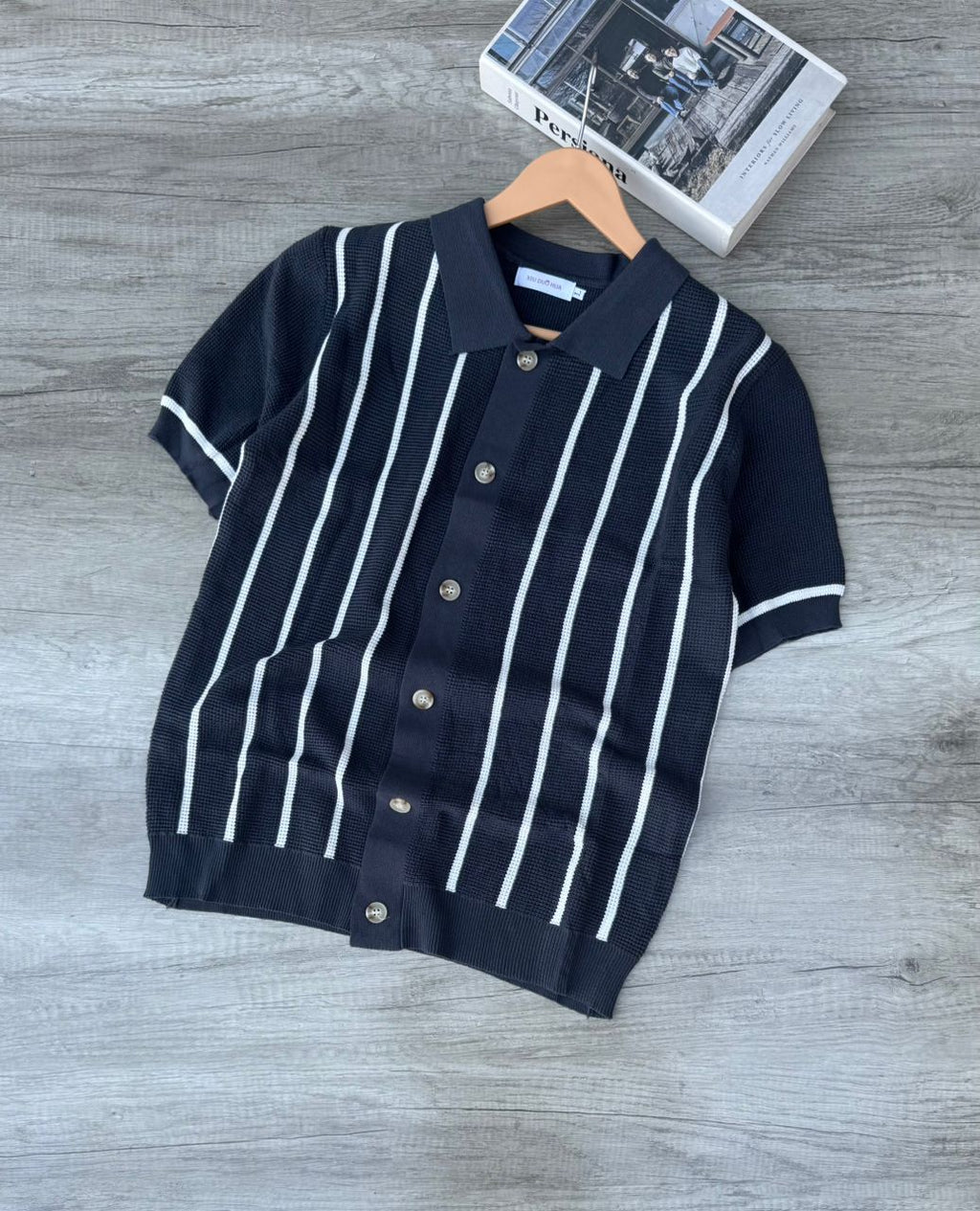 V-neck buttons t-shirt sweater