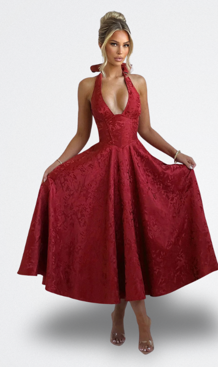 Sleeveless neck straps spread dress