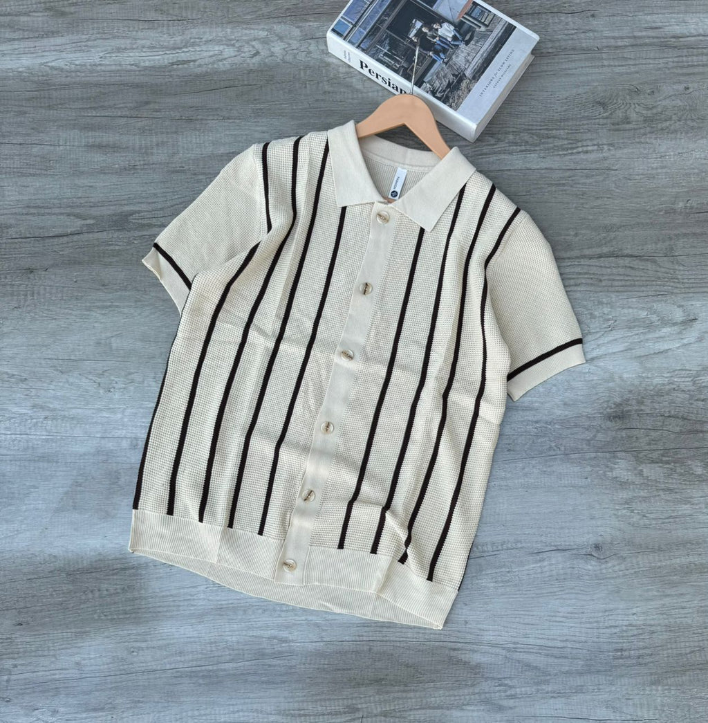 V-neck buttons t-shirt sweater