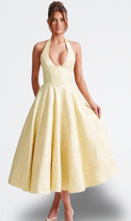 Sleeveless neck straps spread dress