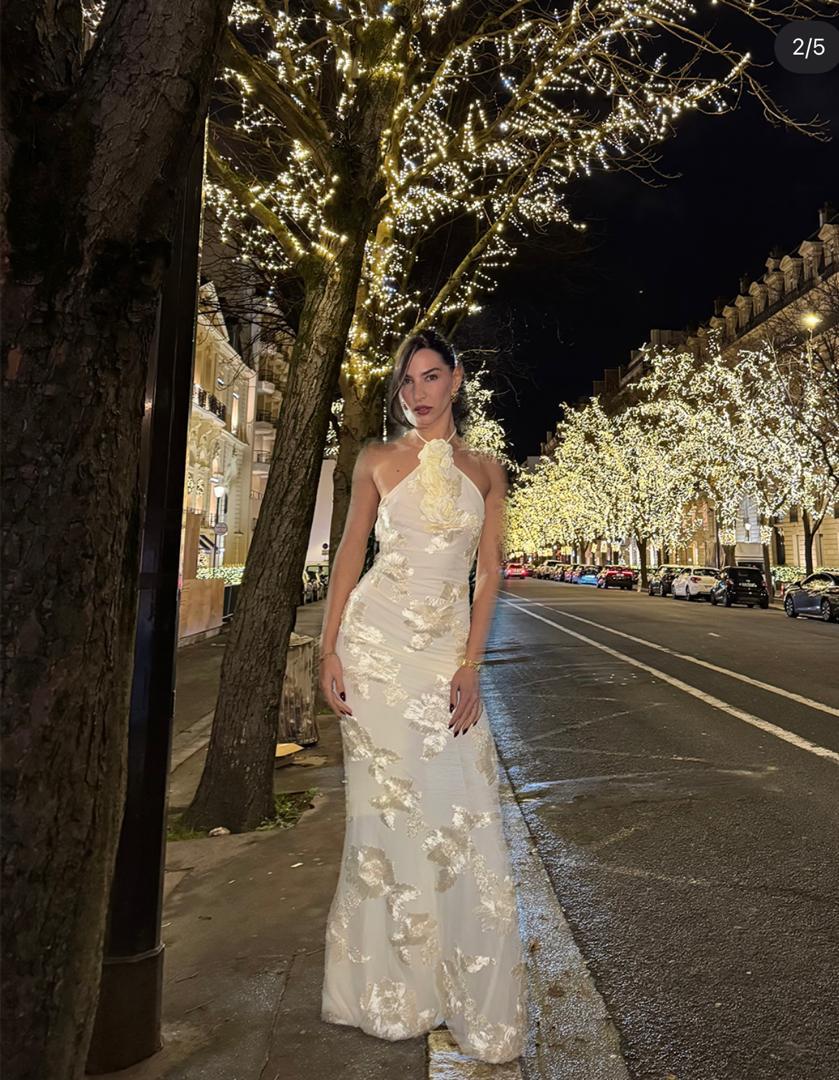 Sleeveless halter maxi dress