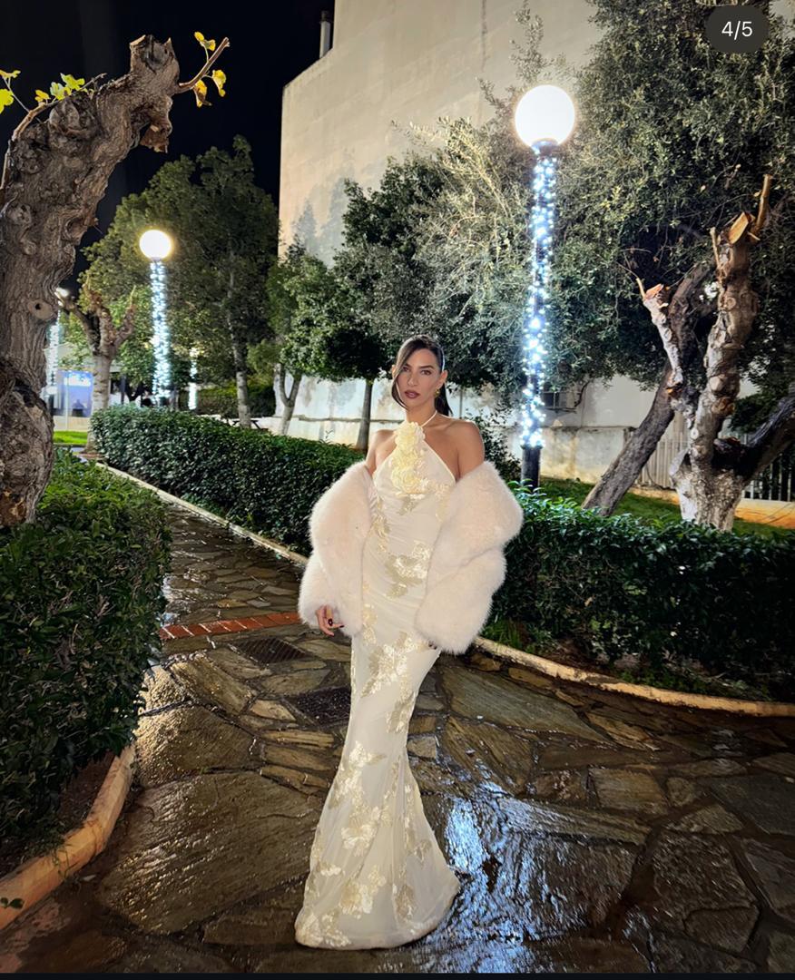 Sleeveless halter maxi dress