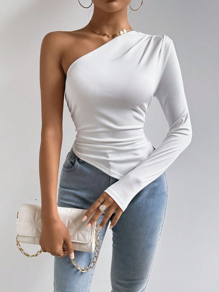 Asymetrical one arm Sleeve top